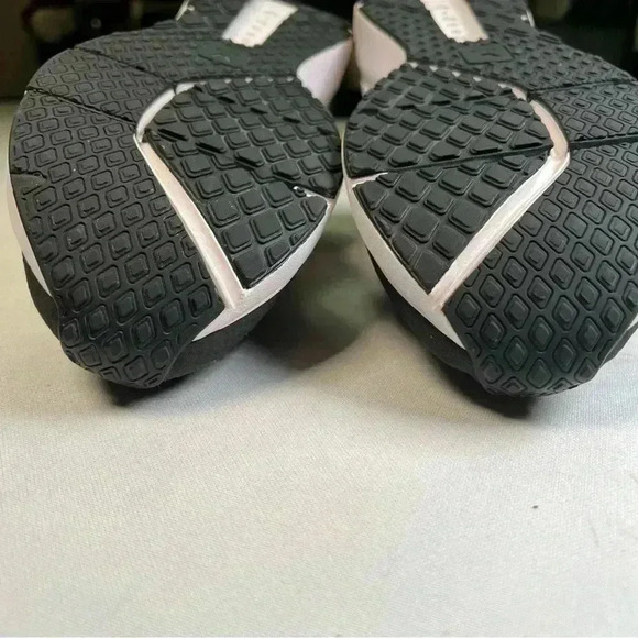 VEJA
WOMEN'S CONDOR 2 ALVEOMESH BLACK WHITE
$195.00 Sz 8 like new - Picture 8 of 12